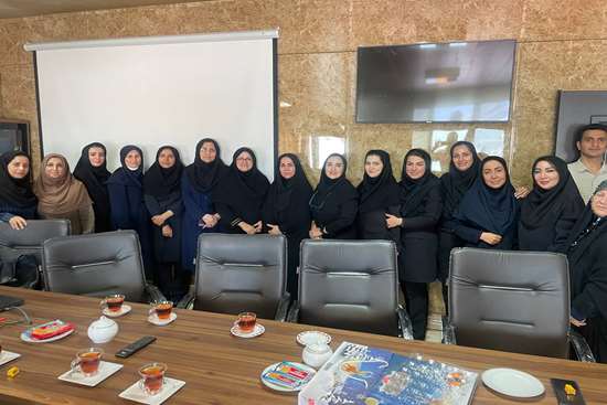 دیدار صمیمانه مدیر خدمات پرستاری و کارشناس مسئول مامائی با مدیر آمار و فناوری اطلاعات به مناسبت روز فناوری اطلاعات  