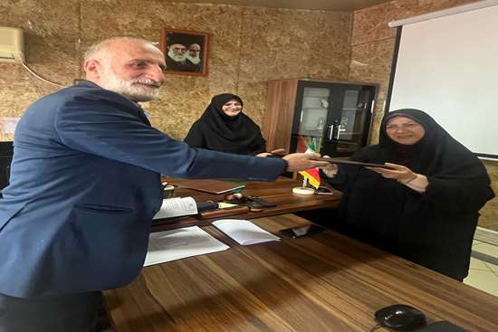 تجلیل از خانواده های ایثارگر مدیریت آمار و فناوری اطلاعات  